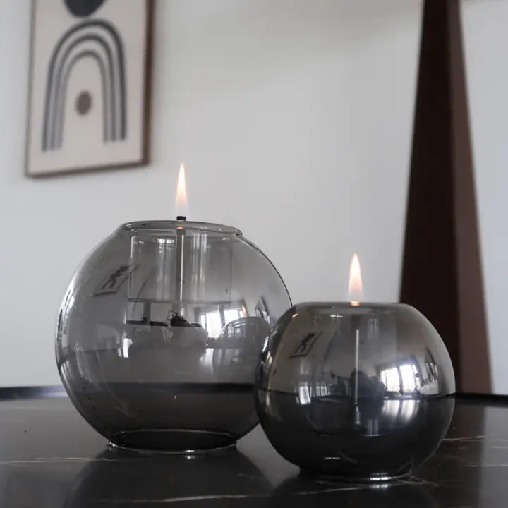 Globus Candle 15 Graphite sfeerbeeld, Tenderflame, bbqkopen.nl