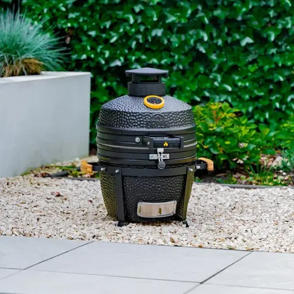 GRLLR Ember Classic 16 inch Charcoal Black with stand sfeer, Grllr, bbqkopen