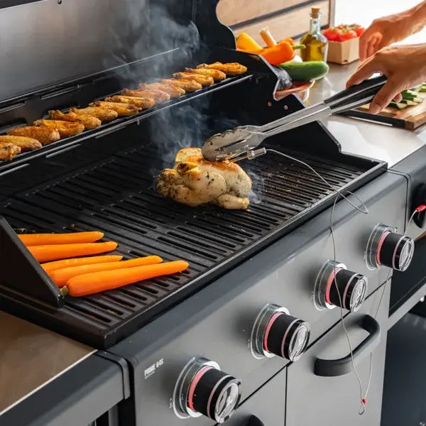 GRLLR Prime G4S 4 Burner Gas Barbecue with Side Burner sfeerfoto, GRLLR, bbqkopen.nl