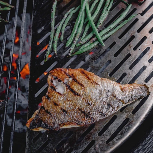 Half Moon SS Cooking Grate (Fish & Veg) - Classic Joe® - Gerecht, Kamado Joe, BBQkopen