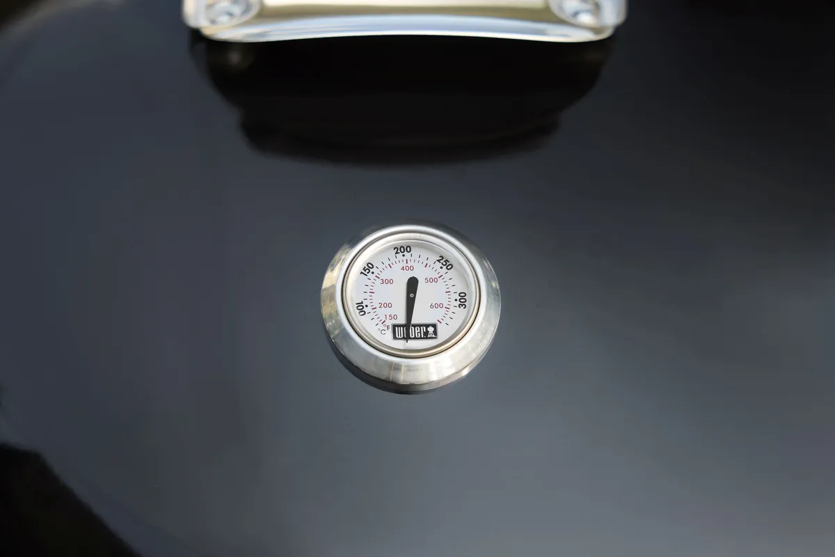 Houtskool bbq performer 57cm thermometer, Weber, bbqkopen.nl