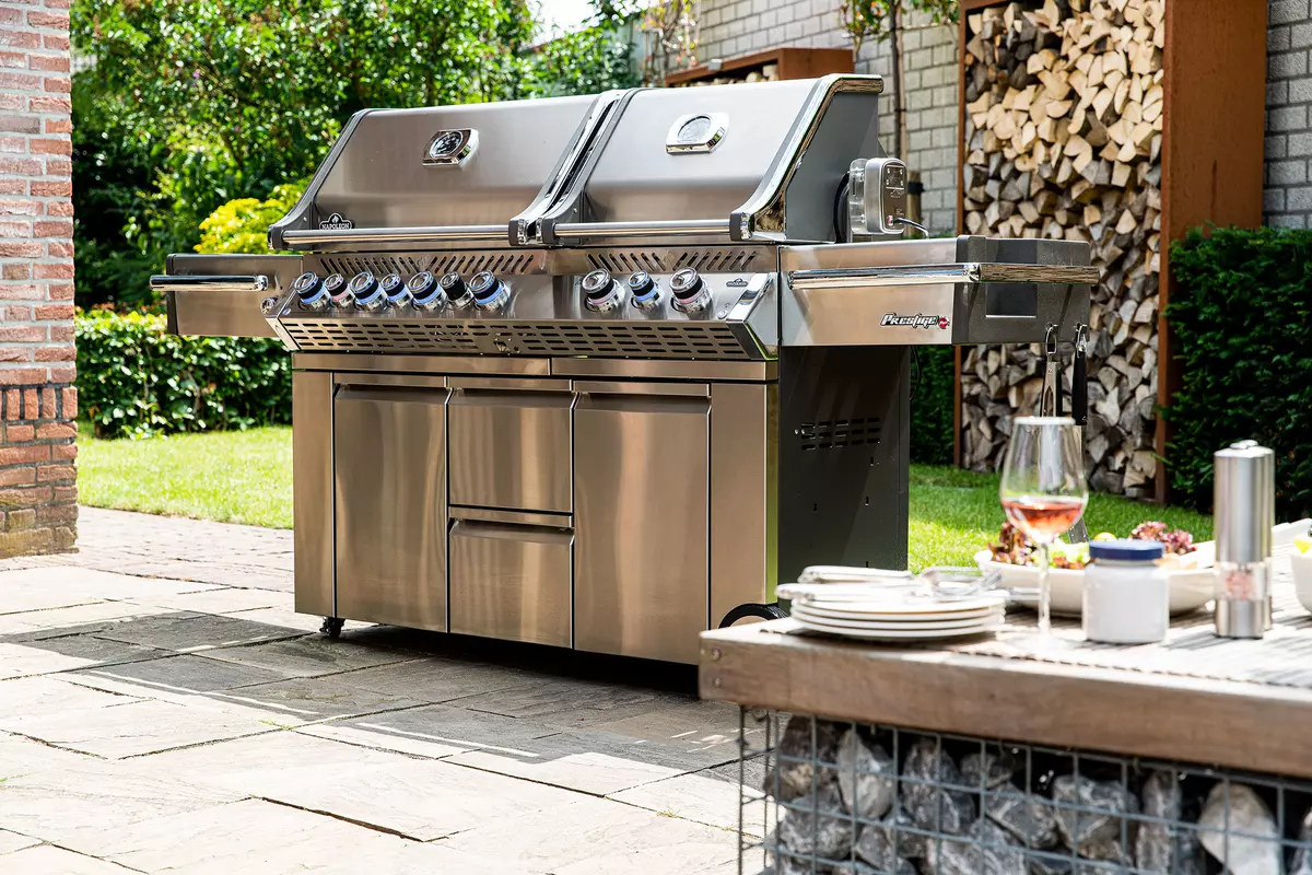 Napoleon Prestige PRO™ 825 RSBI - Sfeerbeeld 2, Napoleon, BBQkopen