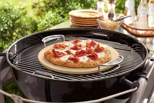 Besmettelijk Malen Spit Weber GBS Pizzasteen - BBQkopen | Weber, Boretti, Bastard & Kamado Joe